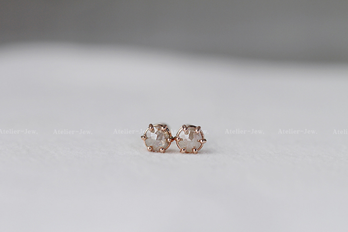 [[SOLD OUT]] 0.98ct 크림그레이 러프다이아몬드 6프롱 피어싱